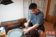兴化成都“90后”小伙“十年磨一剑”：从爱好者到守艺人 传播中国文化